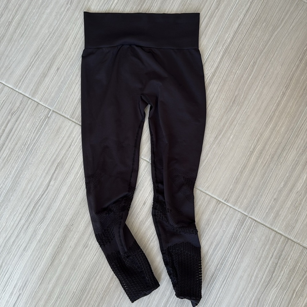 EUC Alala Black Leggings